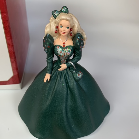 Hallmark Keepsake Ornament Collectors Club Barbie Doll 1999 edition. MIB - Picture 3 of 7